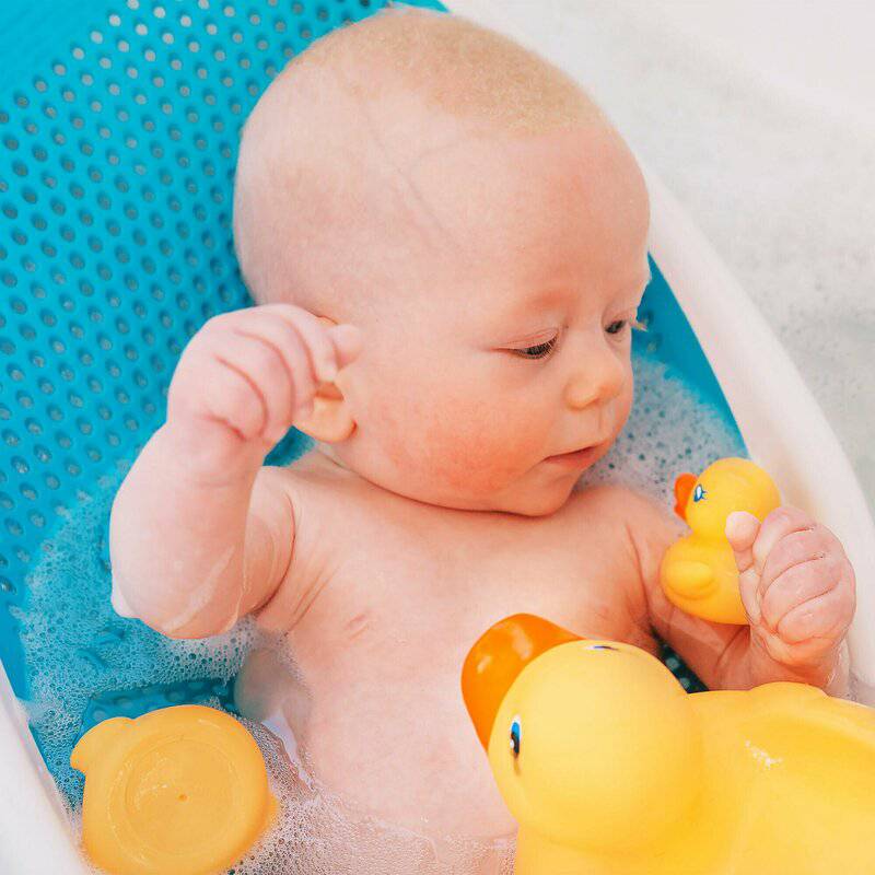 Set de joaca de baie, Playgro, Ratusca cu trei boboci, Fara gauri - gogobaby.ro