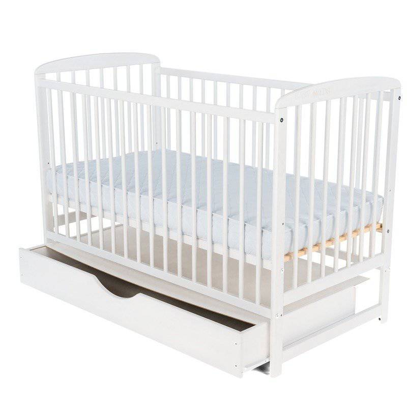 Patut din lemn bebe, 120x60 cm, Cu sertar cu capac, Din lemn de pin si mdf, Stabil si rezistent, Inaltime saltea reglabila pe 3 nivele, Laterala cu 3 bete detasabile, EN716-1, EN716-2, Alb, Babyneeds, Ola + Saltea 8 cm - gogobaby.ro