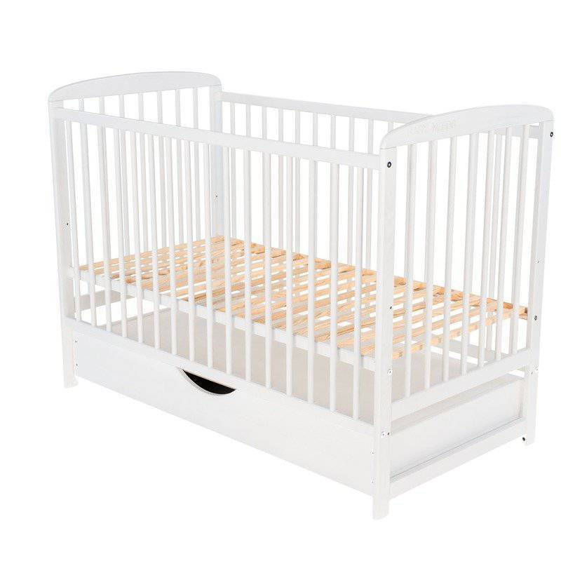 Patut din lemn bebe, 120x60 cm, Cu sertar cu capac, Din lemn de pin si mdf, Stabil si rezistent, Inaltime saltea reglabila pe 3 nivele, Laterala cu 3 bete detasabile, EN716-1, EN716-2, Alb, Babyneeds, Ola + Saltea 8 cm - gogobaby.ro