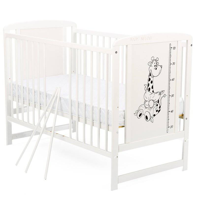Patut din lemn bebe, 120x60 cm, Din lemn de pin si mdf, Stabil si rezistent, Inaltime saltea reglabila pe 3 nivele, Laterala cu 3 bete detasabile, EN716-1, EN716-2, Alb, Babyneeds, Timmi Girafa + Saltea 10 cm
