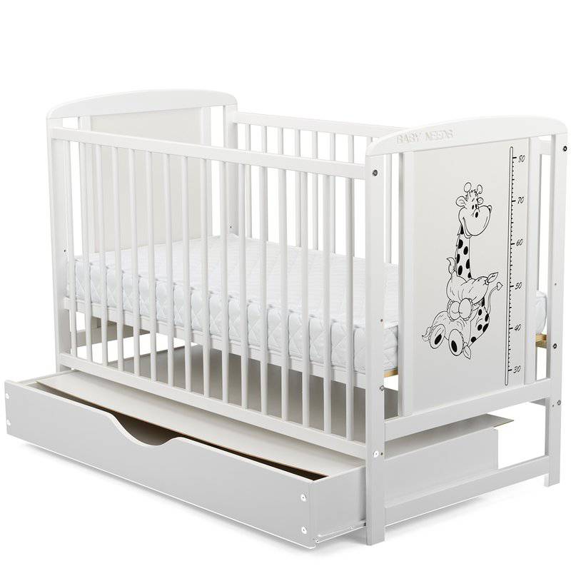 Patut din lemn bebe, 120x60 cm, Cu sertar cu capac, Din lemn de pin si mdf, Stabil si rezistent, Inaltime saltea reglabila pe 3 nivele, Laterala cu 3 bete detasabile, EN716-1, EN716-2, Alb, Babyneeds, Timmi Girafa + Saltea 10 cm