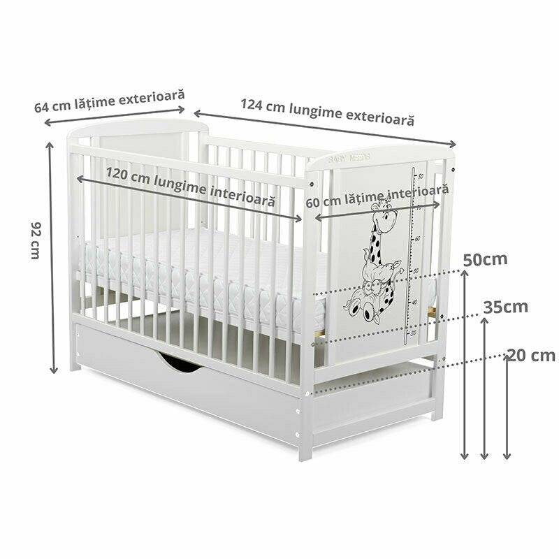Patut din lemn bebe, 120x60 cm, Cu sertar cu capac, Din lemn de pin si mdf, Stabil si rezistent, Inaltime saltea reglabila pe 3 nivele, Laterala cu 3 bete detasabile, EN716-1, EN716-2, Alb, Babyneeds, Timmi Girafa + Saltea 10 cm