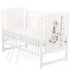 Patut din lemn bebe, 120x60 cm, Din lemn de pin si mdf, Stabil si rezistent, Inaltime saltea reglabila pe 3 nivele, Laterala cu 3 bete detasabile, EN716-1, EN716-2, Alb, Babyneeds, Timmi Girafa + Saltea 8 cm