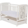 Patut din lemn bebe, 120x60 cm, Cu sertar, Din lemn de pin si mdf, Stabil si rezistent, Inaltime saltea reglabila pe 3 nivele, Laterala cu 3 bete detasabile, EN716-1, EN716-2, Alb, Qmini, Timmi Heart