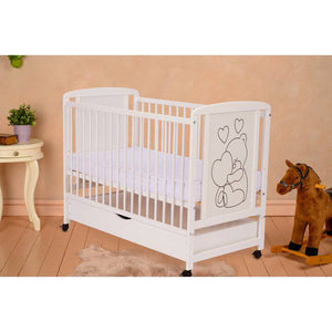 Patut din lemn, 120x60 cm, Cu sertar, Din lemn de pin si mdf, Stabil si rezistent, Inaltime saltea reglabila pe 3 nivele, Laterala cu 3 bete detasabile, EN716-1, EN716-2, Alb, Qmini, Timmi Heart + Saltea 10 cm - gogobaby.ro