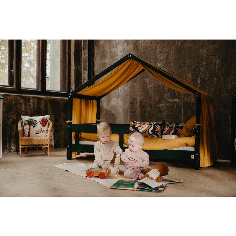 Patut tip casuta din lemn junior, 160x80 cm, Din lemn certificat FSC, Transformabil in casuta de joaca, Cu bariera de protectie, In stil scandinav, Verde, YappyKids, YappyHytte Bed - gogobaby.ro