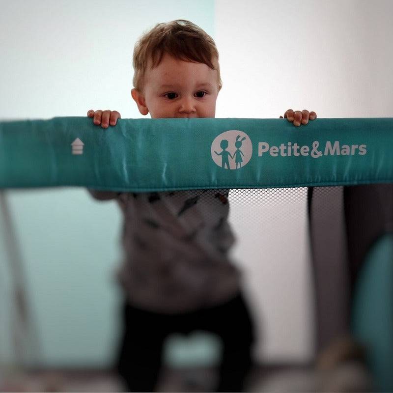 Patut pliant, Petite&Mars, Cu un nivel, Cu intrare laterala cu fermoar, 2 roti, 120x60 cm, Conform cu standardele europene de securitate EN 716-1:207+AC:2019, EN 716-2:2017, EN 71-3:2019, Vulpita Turquoise - gogobaby.ro