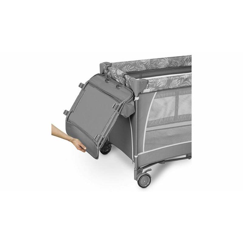 Patut pliant, Lionelo, Flower, Cu doua nivele, Cu arcada, Geanta transport, Masuta de infasat, Bara cu jucarii, Fereastra laterala, 120x60 cm, Conform cu standardele europeane de securitate EN 716 si EN12221, Gri - gogobaby.ro