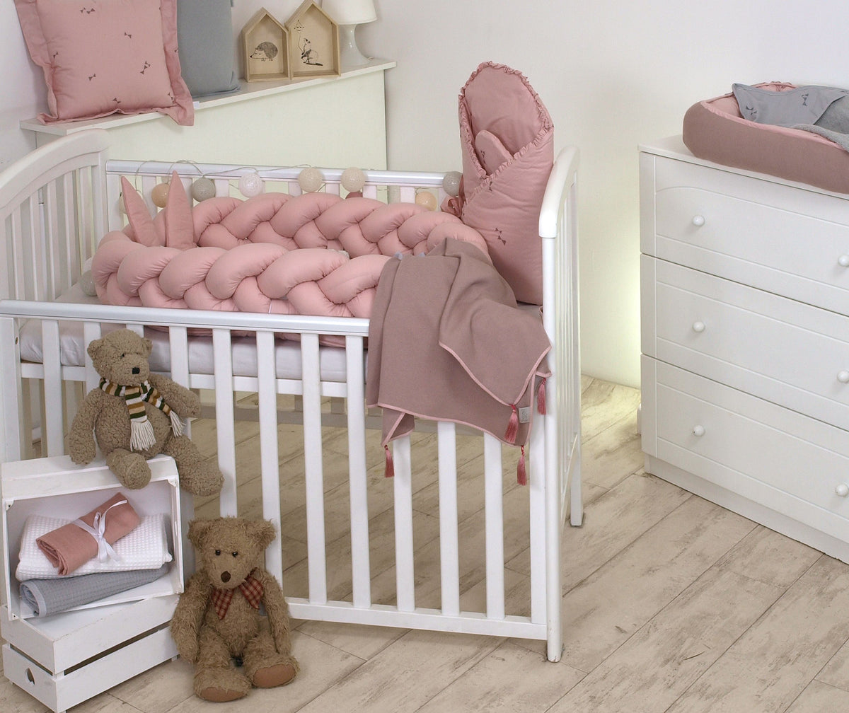 Jolie Protectie impletita pentru patut si Baby nest Pure Rose, 210*21 cm - gogobaby.ro