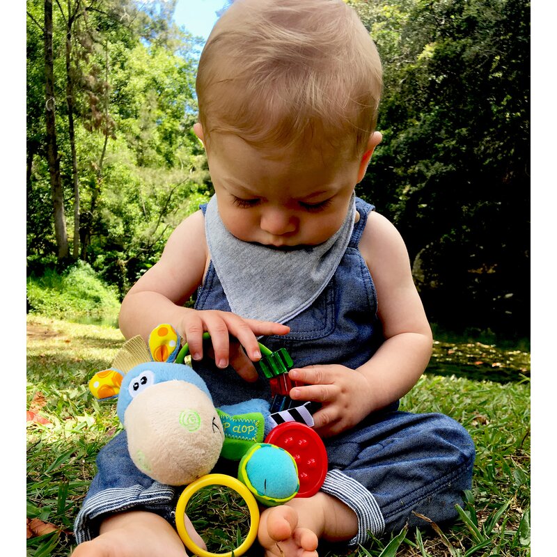 Jucarie zornaitoare si de dentitie, Playgro, Cu activitati, Cu jucarii de dentitie, Cu margele, Cu diferite texturi, Clip Clop Activity Rattle, 11 cm - gogobaby.ro
