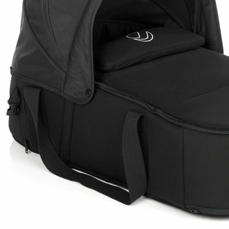 Landou portabil, Jane, Montare in carucior, Cu manere, Cu salteluta 95% materiale reciclate cu protectie UPF50, 67x29.5x43 cm, 0-9 Kg, Cold Black - gogobaby.ro