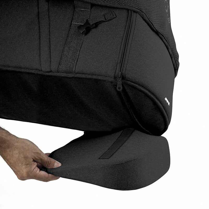 Landou portabil, Jane, Montare in carucior, Cu manere, Cu salteluta 95% materiale reciclate cu protectie UPF50, 67x29.5x43 cm, 0-9 Kg, Cold Black - gogobaby.ro