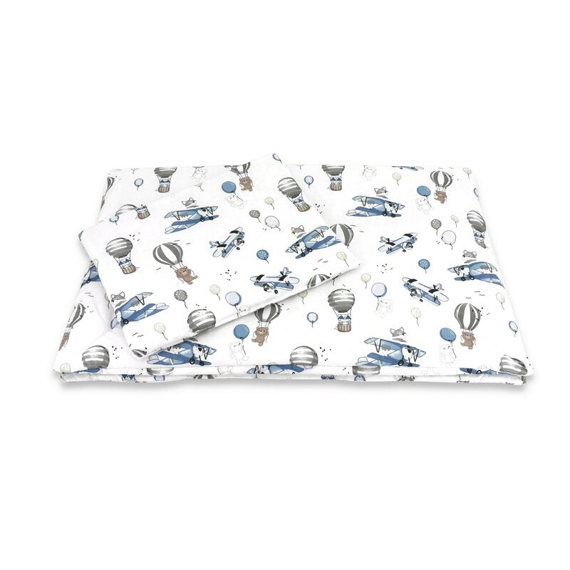 Lenjerie patut cu 5 piese, MimiNu, Cu cearceaf 120x60 cm, Pilota, Pernuta, 2 aparatori, Din bumbac certificat Oeko Tex Standard 100, Blue Plane