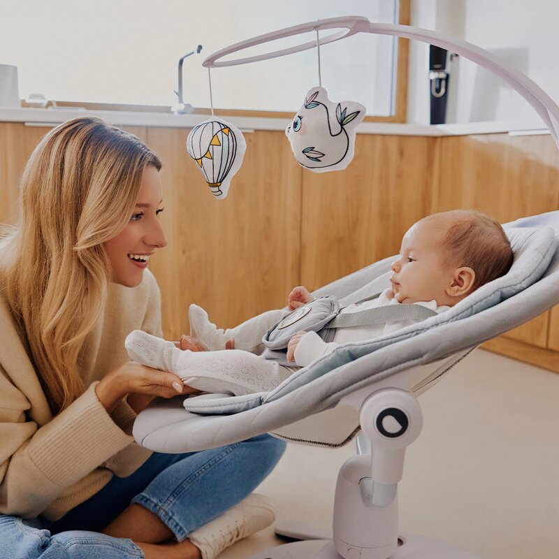 Balansoar, Lionelo, Bella, Multifunctional, Electric, Scaun reglabil, Ecran tactil si telecomanda, 6 miscari unice, 5 viteze, Cu melodii, Gri - gogobaby.ro