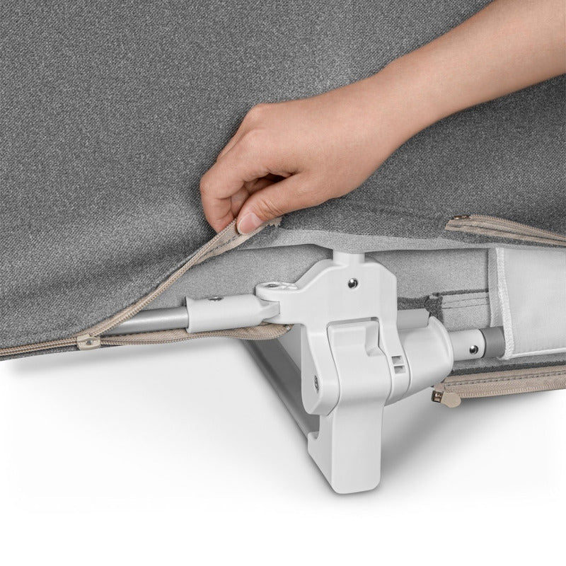 Protectie laterala pat, Lionelo, Lora, Pliabila, Sistem de blocare StandSafe, Geanta de transport inclusa, 105 x 45 cm, Gri - gogobaby.ro