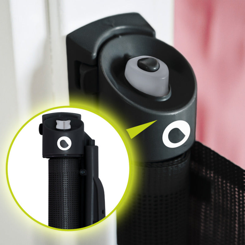 Poarta de siguranta, Lionelo, Tulia, Cu suruburi, Textila, Retractabila, Din Poliester, 140 cm, Conform cu standardul european de securitate EN1930, Negru - gogobaby.ro