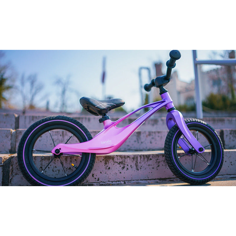 Bicicleta fara pedale, Lionelo, Bart Air, Usoara, Cu roti gonflabile, Cu cadru din magneziu, Cu ghidon si sa reglabile, Greutate 3.8 Kg, 12 inch, Conform cu standardul european de securitate EN71, Pink Violet - gogobaby.ro