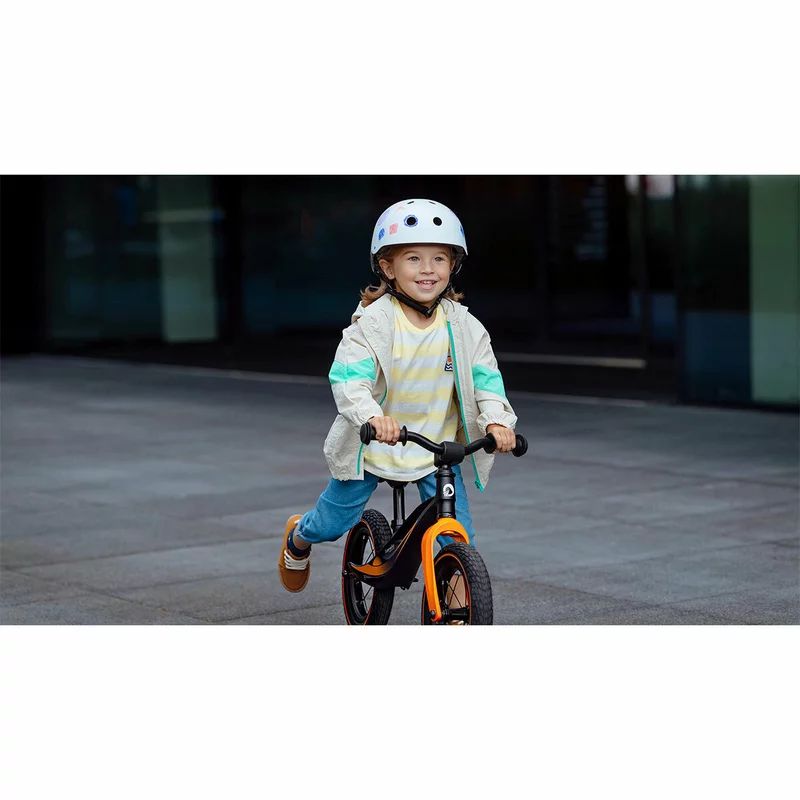 Bicicleta fara pedale, Lionelo, Bart Air, Usoara, Cu roti gonflabile, Cu cadru din magneziu, Cu ghidon si sa reglabile, Greutate 3.8 Kg, 12 inch, Conform cu standardul european de securitate EN71, Albastru