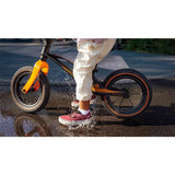 Bicicleta fara pedale, Lionelo, Bart Air, Usoara, Cu roti gonflabile, Cu cadru din magneziu, Cu ghidon si sa reglabile, Greutate 3.8 Kg, 12 inch, Conform cu standardul european de securitate EN71, Albastru