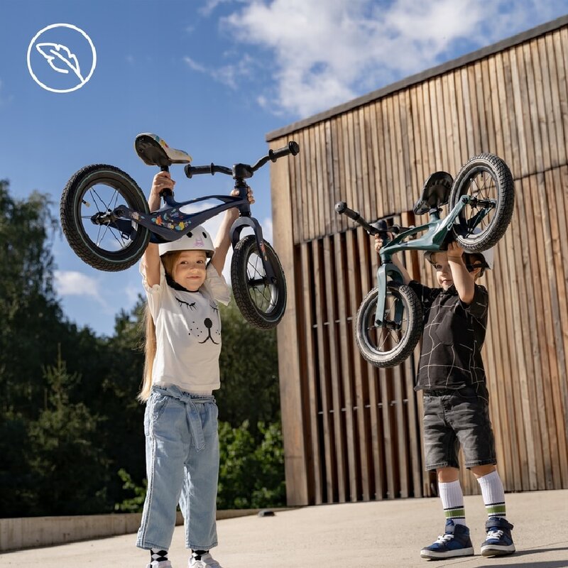 Bicicleta fara pedale, Lionelo, Bart Tour, Usoara, Cu cadru din magneziu, 3.3 Kg, 12 inch, Conform cu standardul european de securitate EN71, Grey Stone - gogobaby.ro