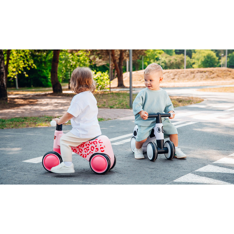 Bicicleta fara pedale, Lionelo, Sammy, Cu 4 roti, Din spuma EVA, Stabila, Manere moi, antiderapante, 12- 36 luni, Greutate maxima suportata 25 kg, Certificata EN 71-1:2014, EN 71-2:2011, EN 71-3:2019, Roz - gogobaby.ro