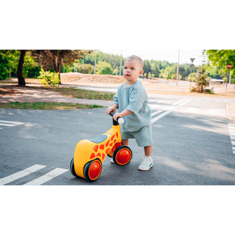 Bicicleta fara pedale, Lionelo, Sammy, Cu 4 roti, Din spuma EVA, Stabila, Manere moi, antiderapante, 12- 36 luni, Greutate maxima suportata 25 kg, Certificata EN 71-1:2014, EN 71-2:2011, EN 71-3:2019, Alb - gogobaby.ro