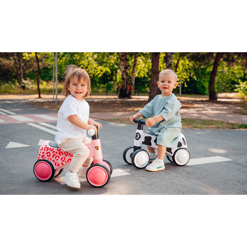 Bicicleta fara pedale, Lionelo, Sammy, Cu 4 roti, Din spuma EVA, Stabila, Manere moi, antiderapante, 12- 36 luni, Greutate maxima suportata 25 kg, Certificata EN 71-1:2014, EN 71-2:2011, EN 71-3:2019, Roz