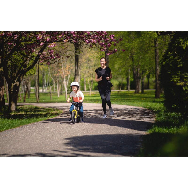 Bicicleta fara pedale, Lionelo, Bart Tour, Usoara, Cu cadru din magneziu, 3.3 Kg, 12 inch, Conform cu standardul european de securitate EN71, Pink Bubblegum