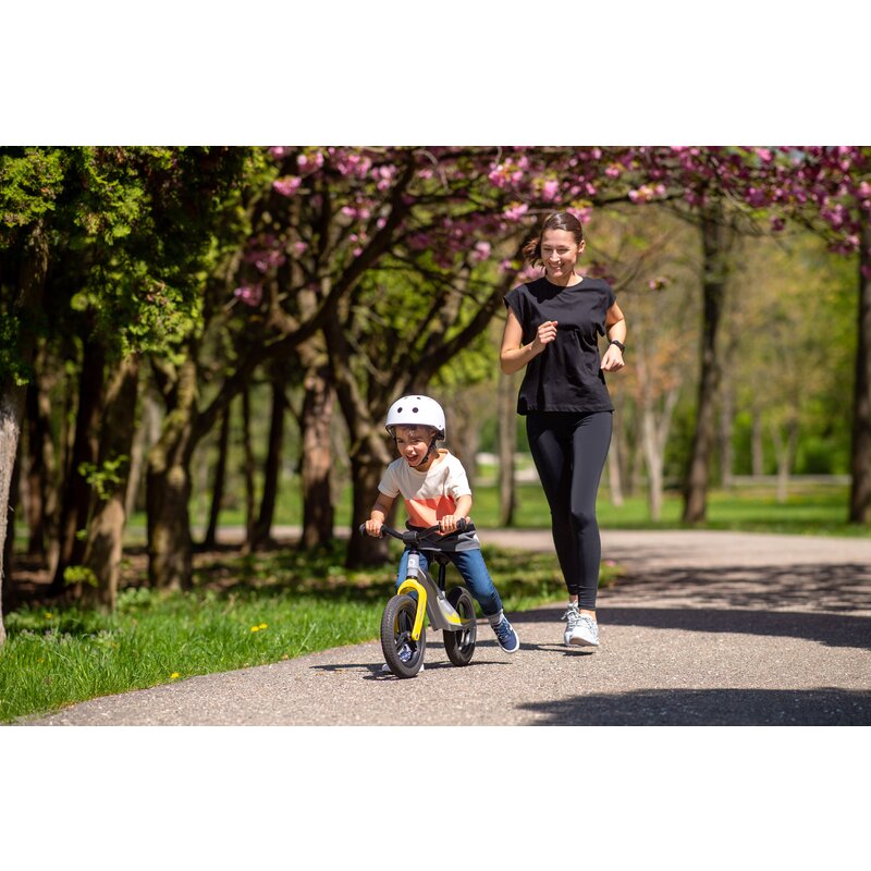 Bicicleta fara pedale, Lionelo, Bart Tour, Usoara, Cu cadru din magneziu, 3.3 Kg, 12 inch, Conform cu standardul european de securitate EN71, Pink Bubblegum - gogobaby.ro