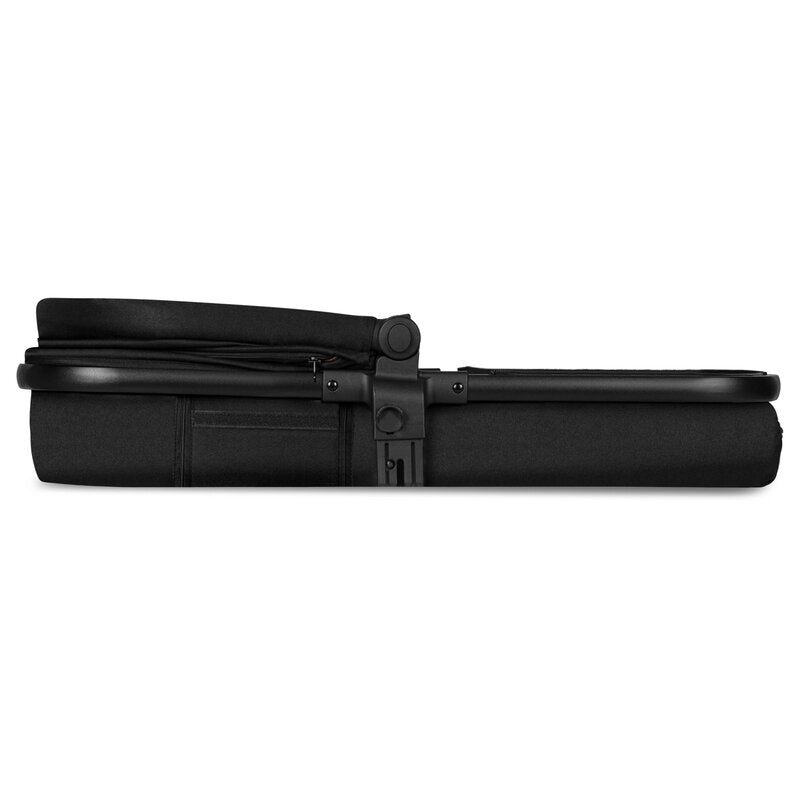Carucior 2 in 1, Lionelo, Amber, Cadru aluminiu, Cu landou intarit si salteluta moale, Reversibil, Maner ajustabil, Huse pentru picioare, ploaie, Plasa de tantari, Geanta parinti, Pana la 22 kg, EN1888-1, EN1888-2, EN1466, Negru - gogobaby.ro