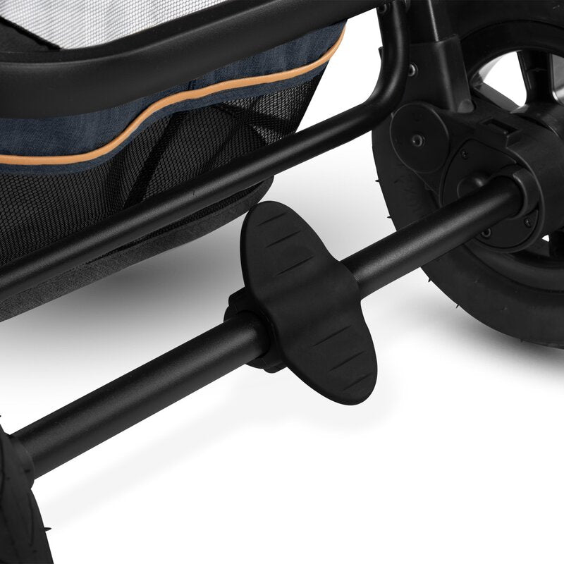 Carucior 2 in 1, Lionelo, Amber, Cadru aluminiu, Cu landou intarit si salteluta moale, Reversibil, Maner ajustabil, Huse pentru picioare, ploaie, Plasa de tantari, Geanta parinti, Pana la 22 kg, EN1888-1, EN1888-2, EN1466, Albastru - gogobaby.ro