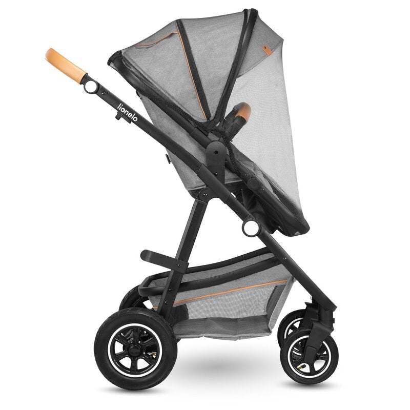 Carucior 3 in 1 Lionelo Amber, Cadru din aluminiu, Landou confortabil, Scaun auto testat ADAC, Accesorii incluse, Geanta parinti, pana la 22 kg, Certificat EN1888, Gri Deschis - gogobaby.ro