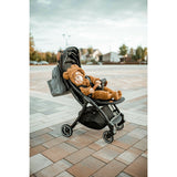 Carucior sport, Lionelo, Julie One, De la nastere, Greutate redusa, Cu accesorii, Cadru din aluminiu, 0-22 kg, Pliere compacta pentru avion, Conform cu standardele europene de securitate EN1888-1 si EN1888-2, Negru