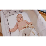 Patut co-sleeper, Lionelo, Aurora, 3 in 1, Cu leganare si setare unghiulara, Include saltea cu densitate T25 si geanta transport, Reglabil in 5 pozitii, Pana la 9 kg, 0 luni+, 85x60x66 cm, Certificari EN 1130:2019+AC:2020, EN 16890:2, Gri deschis