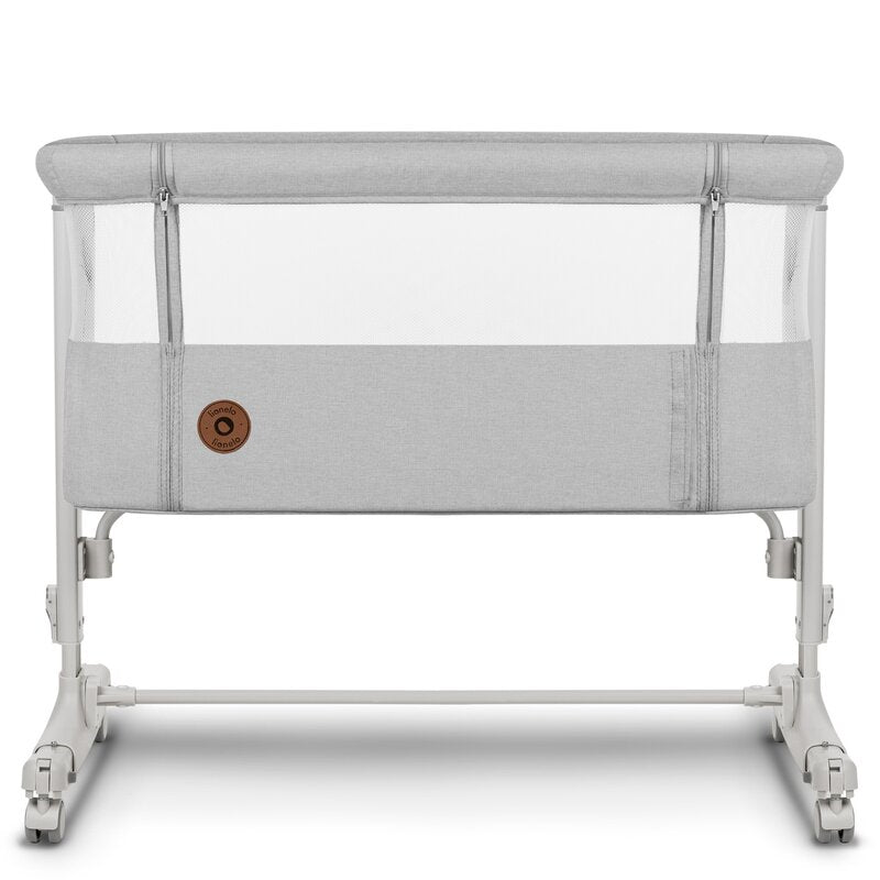 Patut co-sleeper, Lionelo, Aurora, 3 in 1, Cu leganare si setare unghiulara, Include saltea cu densitate T25 si geanta transport, Reglabil in 5 pozitii, Pana la 9 kg, 0 luni+, 85x60x66 cm, Certificari EN 1130:2019+AC:2020, EN 16890:2, Gri deschis - gogobaby.ro