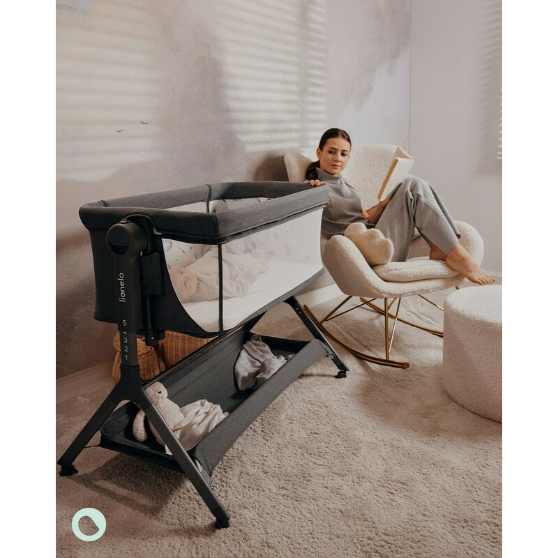 Patut co-sleeper, Lionelo, Leonie, Plus, Pliabil, Cu sistem de leganare, Cu setare unghiulara, Reglabil in 6 pozitii pe inaltime, Conform cu standardele europeane de securitate EN1130 si EN16890, Gri - gogobaby.ro