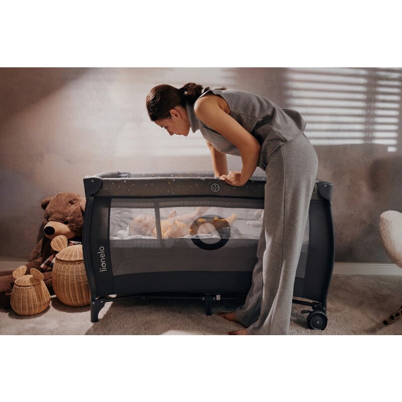 Patut pliant, Lionelo, Stefi Plus, Cu doua nivele, Cu intrare laterala cu fermoar, 2 roti, 120 x 60 cm, Conform cu standardul european de securitate EN 716, Gri/ Multicolor - gogobaby.ro