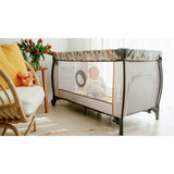 Patut pliant, Lionelo, Sven Plus, 120x60 cm, Cu doua nivele, Cu arcada jucarii, masuta de infasat, vibratii, melodii  conform cu standardele europeane de securitate EN716 si EN12221, Grey Scandi