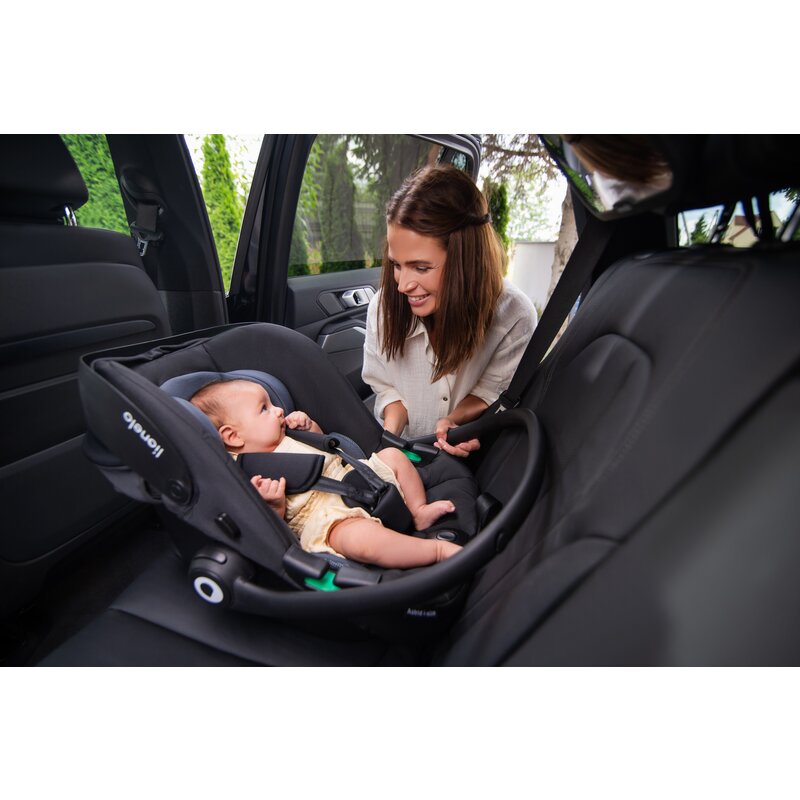 Scoica auto, Lionelo, i-Size Astrid, 0-13 Kg, 40-87 cm, Cu salteluta, Testat ADAC, Conform cu standardul european de securitate R129, Negru/Gri
