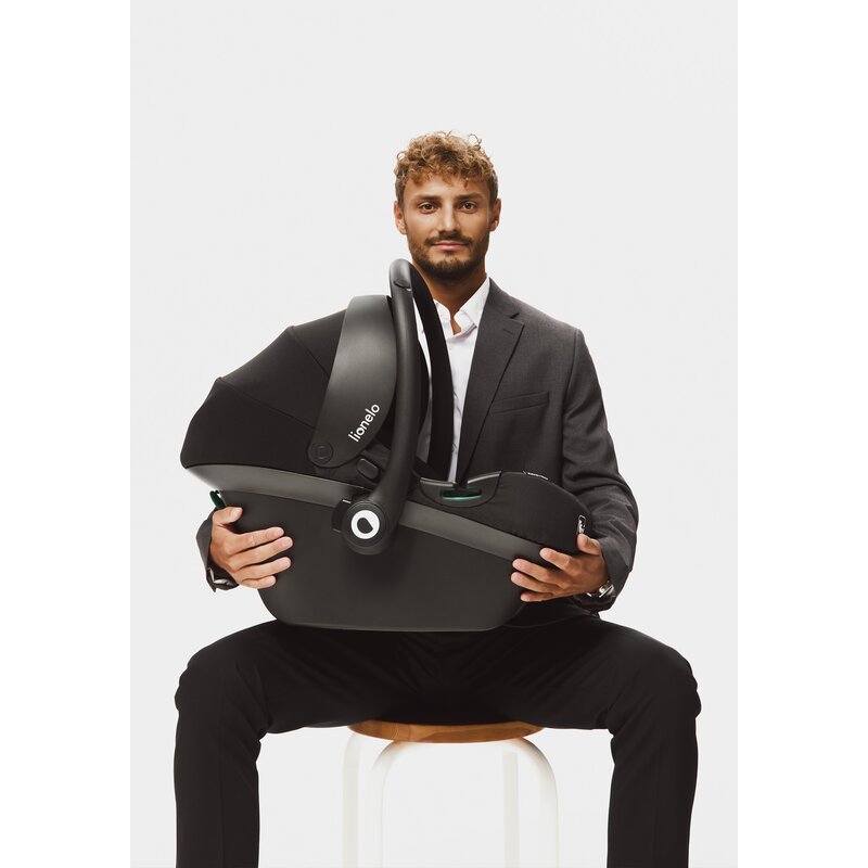 Scoica auto, Lionelo, i-Size Astrid, 0-13 Kg, 40-87 cm, Cu salteluta, Testat ADAC, Conform cu standardul european de securitate R129, Negru/Gri - gogobaby.ro