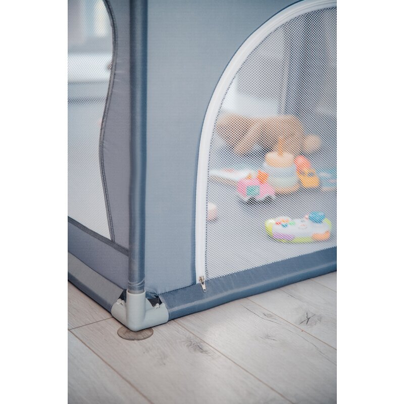 Tarc de joaca copii, Lionelo, Willow, 127 x 187 cm, Pliere compacta, Include geanta de transport, Din plasa, Cu doua intrari laterale si fermoar, Cu ventuze pentru stabilitate, Conform cu EN 12227:2010, Gri - gogobaby.ro