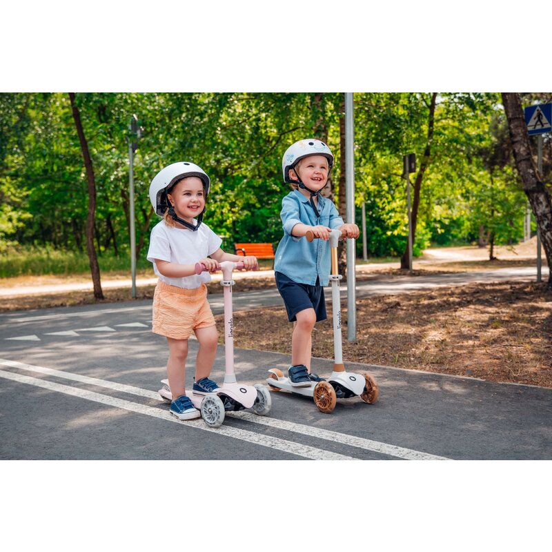 Trotineta, Lionelo, Jessy, Ultrapliabila, Pana la 50 Kg, Cu design ergonomic, Cu lumini LED, 56 x 26 x 67-82 cm, 3 ani+, Maro