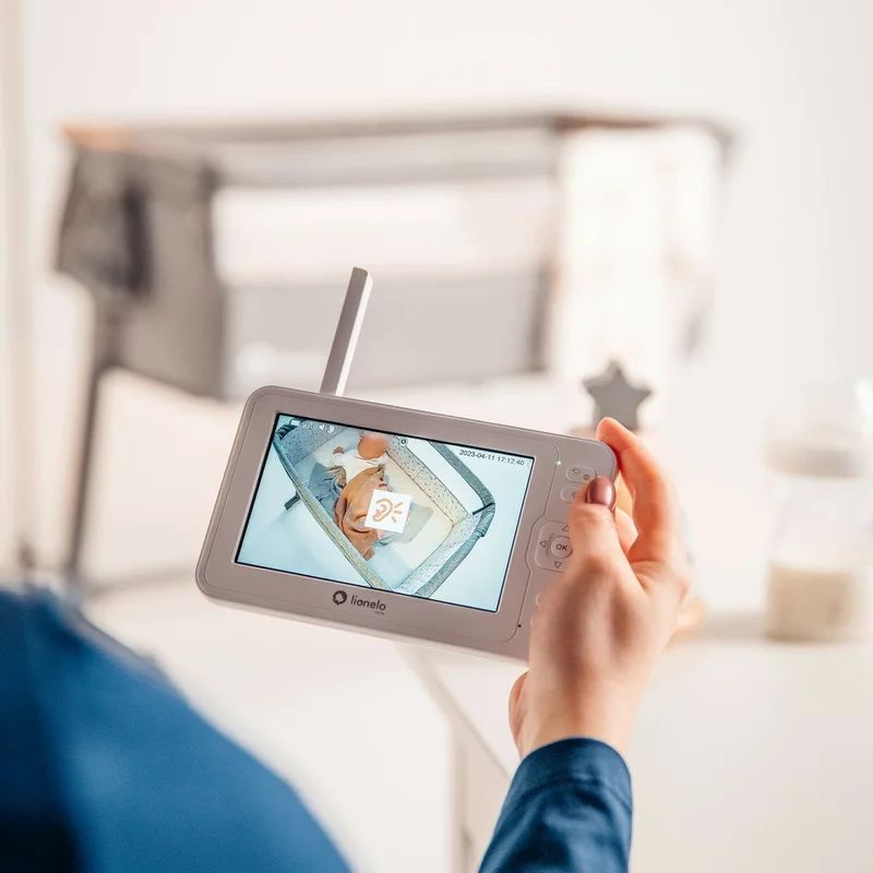 Video monitor, Lionelo, Babyline 6.2, Conexiune Wi-Fi, Pana la 8h de functionare, Comunicare bidirectionala, Senzor de temperatura, Alb