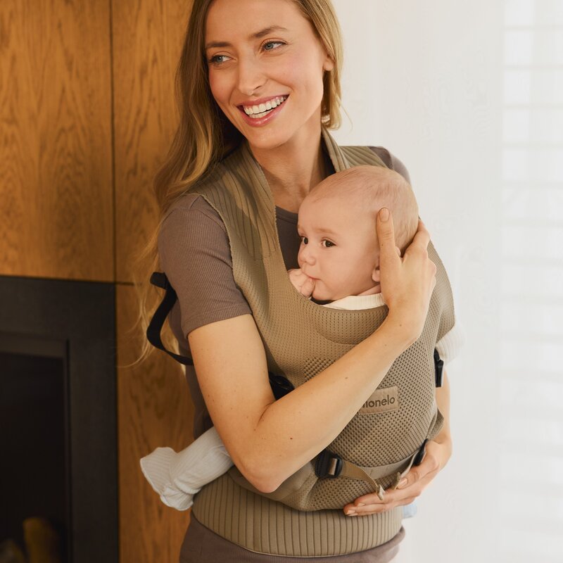 Marsupiu bebe, Lionelo, Mabel, Ergonomic, Pozitia M-broscuta, De la 4 luni pana la 15 Kg, Amplasare cu fata sau cu spatele spre parinte, Material respirabil, Bej