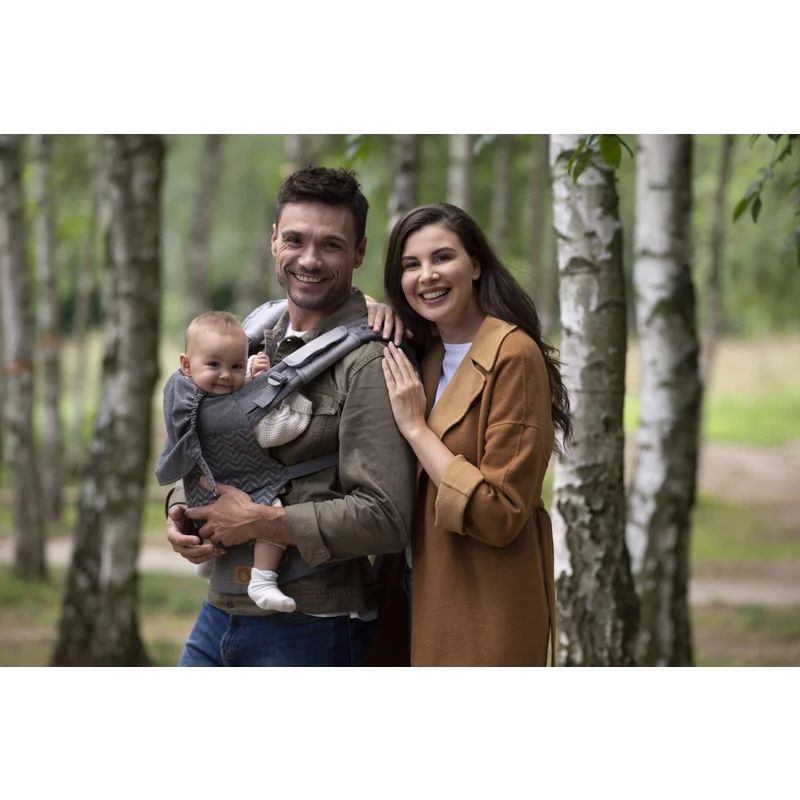 Marsupiu ergonomic, Lionelo, Margareet Air, 3 pozitii de purtare, Certificat de Institutul International pentru Displazie de Sold, 4 luni+, Pana la 20 Kg, Material respirabil 3D Air Mesh, Catarama dubla de siguranta, Negru - gogobaby.ro