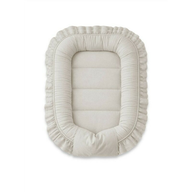 Cosulet bebelus, MimiNu, Pentru dormit, Baby Nest 55 x 75 cm, Cu Volanase, Husa 100% bumbac, Din bumbac certificat Oeko Tex Standard 100, Colectia Royal, Beige