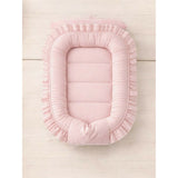 Cosulet bebelus, MimiNu, Pentru dormit, Baby Nest 55 x 75 cm, Cu Volanase, Husa 100% bumbac, Din bumbac certificat Oeko Tex Standard 100, Colectia Royal, Powder Pink
