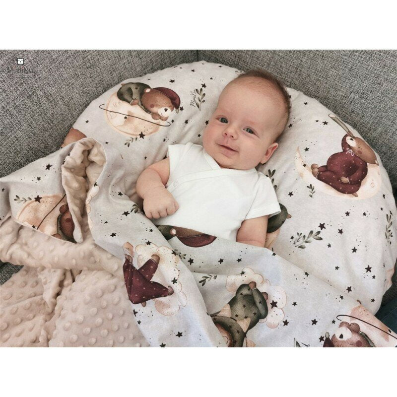 Paturica pufoasa, MimiNu, Cu doua fete, Dimensiune 75x100 cm, Din tesatura Minky si bumbac, Materiale certificate Oeko Tex Standard 100, Teddy Bear On Moon - gogobaby.ro