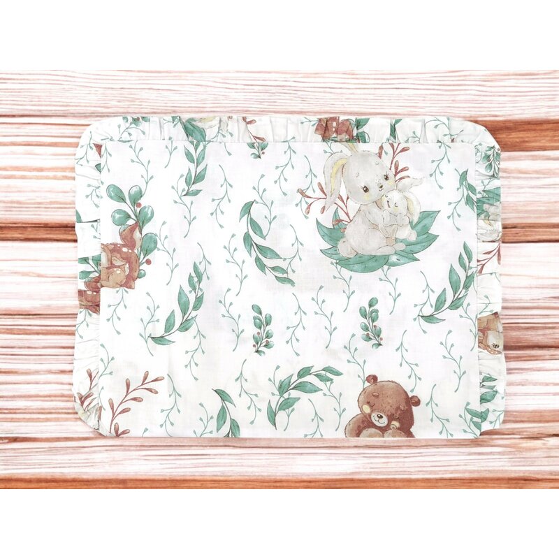 Perna clasica de dormit, MimiNu, Cu volanas, Cu husa detasabila cu fermoar, Din bumbac certificat Oeko Tex Standard 100, Pentru patut, carucior, balansoar, 30x40 cm, Lulu Natural - gogobaby.ro