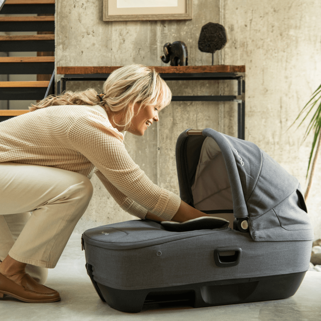 Nuna - Set Landou CARI next Caviar, 40-70 cm + Baza isofix BASE next i-Size pentru CARI next